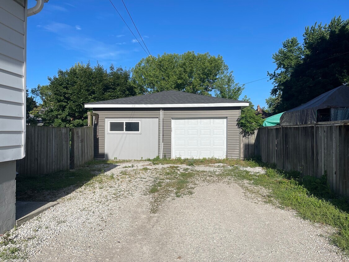 257 Vidal St S Unit Garage, Sarnia, ON N7T 2T8 Apartment for Rent in