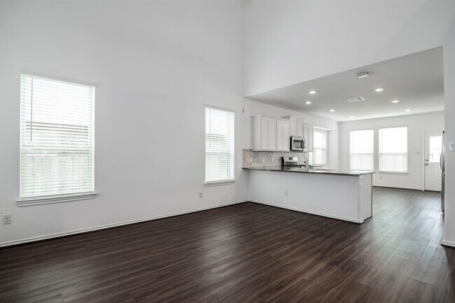 Foto del edificio - 23741 Woodgreen Terrace Dr