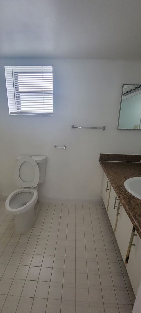 Foto del edificio - One bedroom unit near Palm Beach Outlets