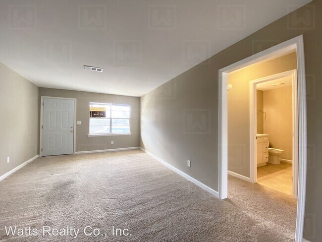 Building Photo - 650-688 S Parkell Ave