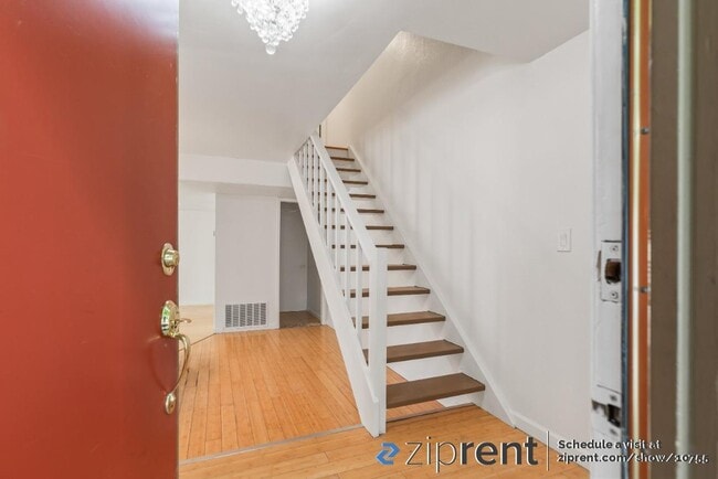 Building Photo - 516 S Castlerock Terrace