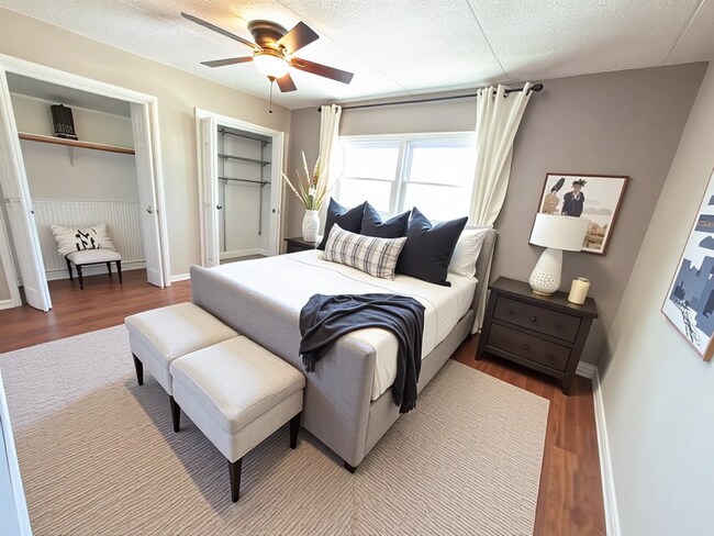 Foto del edificio - Spacious 2 bedroom, 1 bathroom condo apartment on third floor