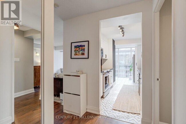 Photo du bâtiment - 330-330 Rathburn Rd W