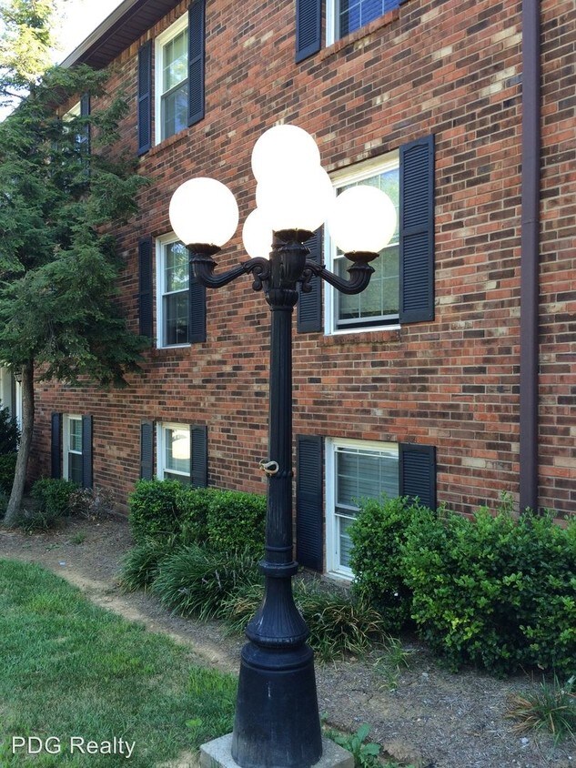 Foto del edificio - 4510 Westport Woods Ln