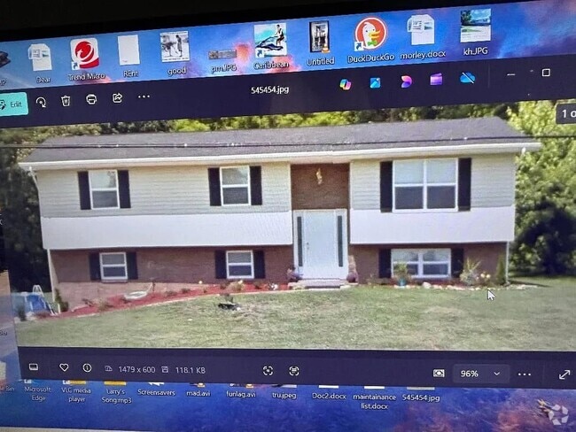 Building Photo - 119 Wildwood Hills Dr