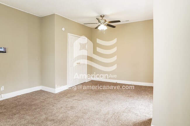 Foto del edificio - 316 N Regan St