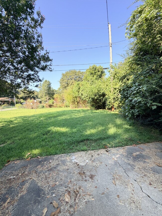 Foto del edificio - 213 Meadow Park Dr