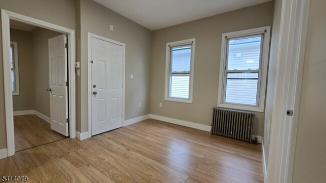 Foto del edificio - 411 Lanza Ave