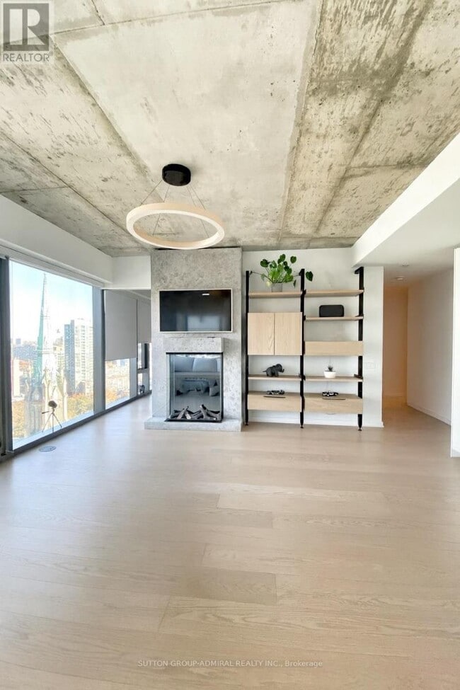 Building Photo - 60 Colborne St