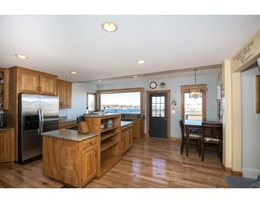 Foto del edificio - 97 Edward Foster Rd