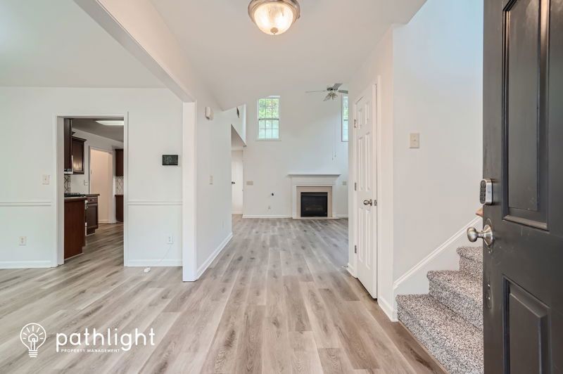 Foto principal - 1900 Cooper Lakes Dr