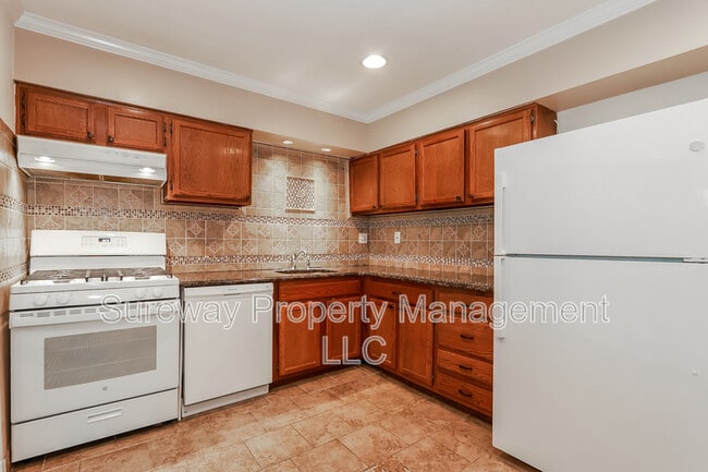 Building Photo - 123 Echelon Rd