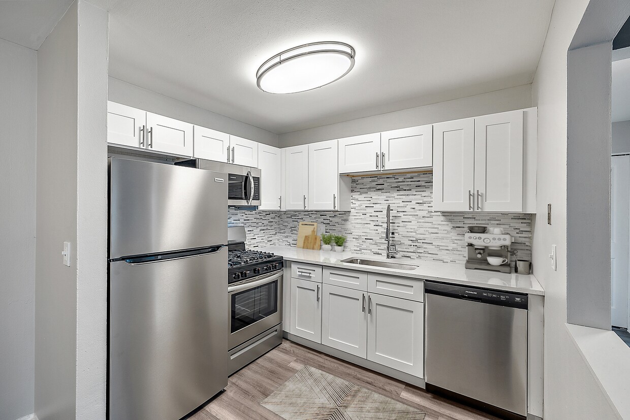 Arbor Haus Apartments - Ann Arbor, MI - Arbor Haus Apartments - Ann Arbor, MI