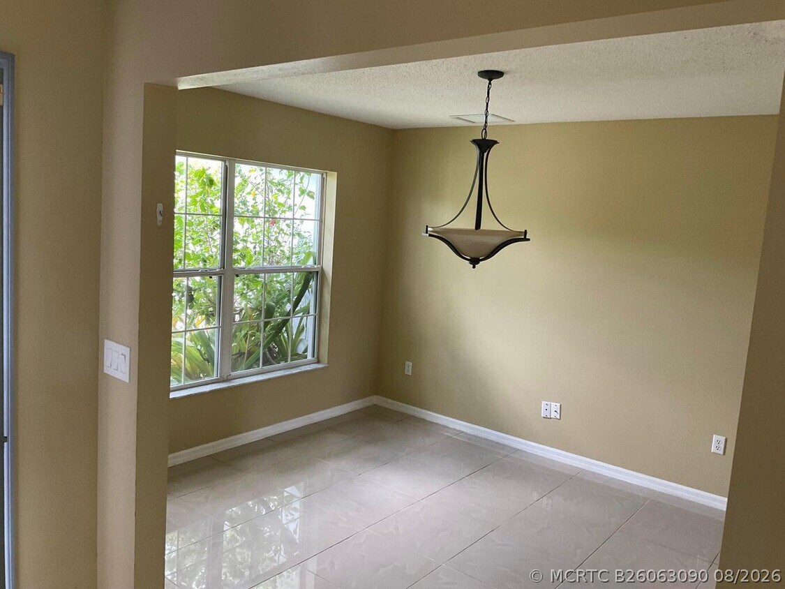 Foto del edificio - 688 SW Heather St