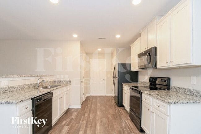 Foto del edificio - 274 Kendall Dr