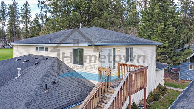Building Photo - 1845 Fairway Dr