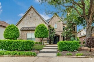 Building Photo - 707 Chateaus Dr