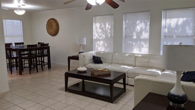 Foto del edificio - 910 Calm Creek Ct