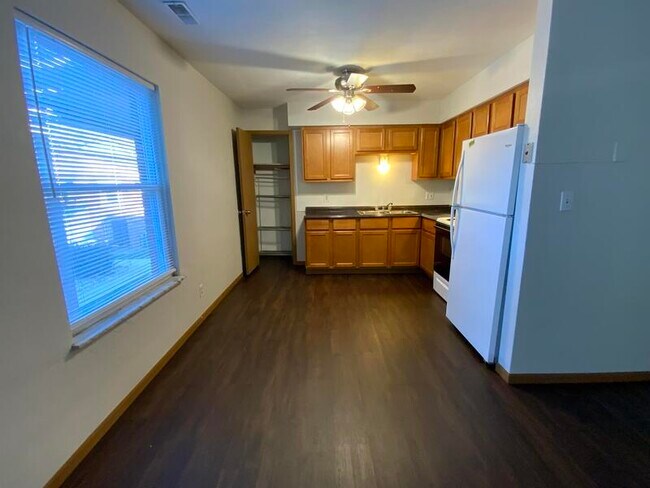 Foto del edificio - 1816 Jamestown Rd