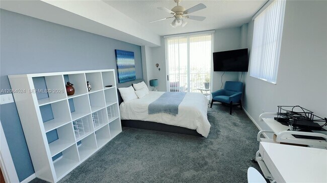 Foto del edificio - 3020 NE 32nd Ave