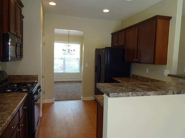 Building Photo - 2357 Longmont Dr