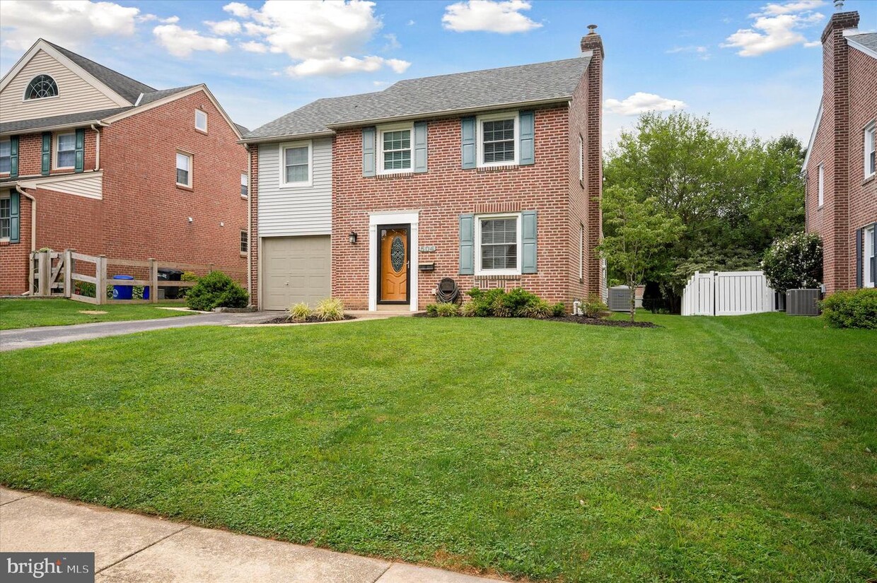 Primary Photo - 504 Shelbourne Rd