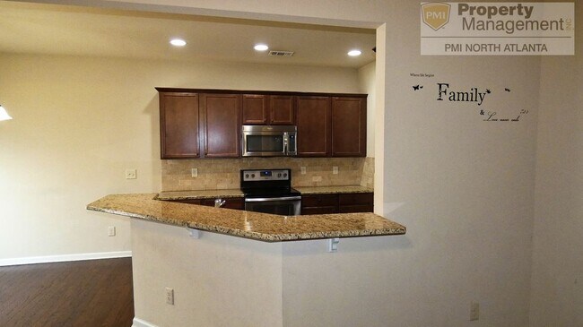 Building Photo - Great Lawrenceville Townhome