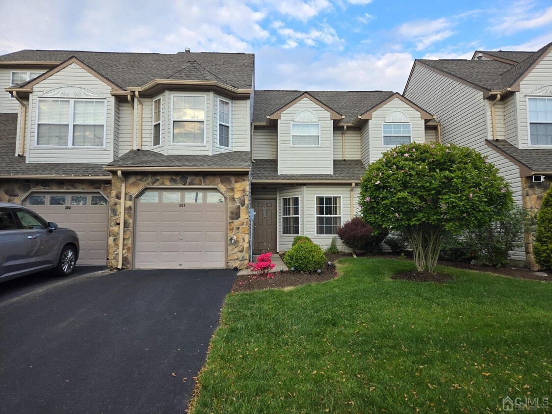 302 Pegasus Rd, Piscataway, NJ 08854 Condo for Rent in Piscataway, NJ