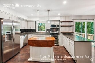 Building Photo - 3027 Mediterranean Dr