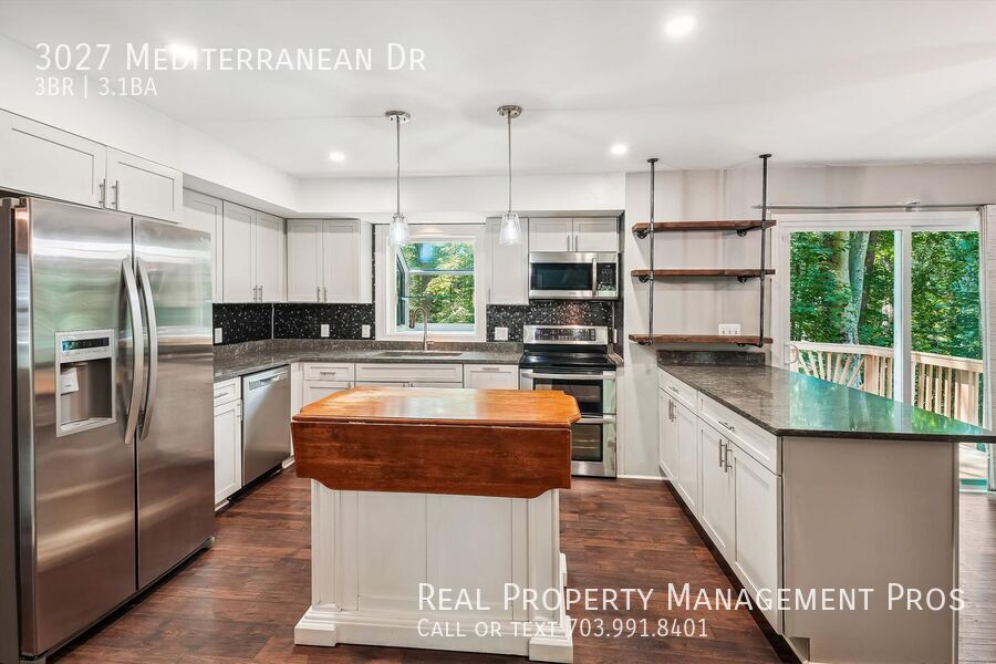Primary Photo - 3027 Mediterranean Dr