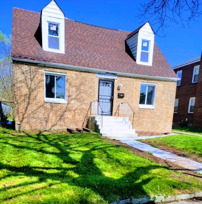 Building Photo - 2633 Harrison St