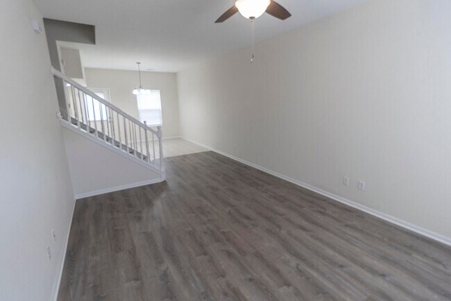 Foto del edificio - 5000 Derby Ridge Dr