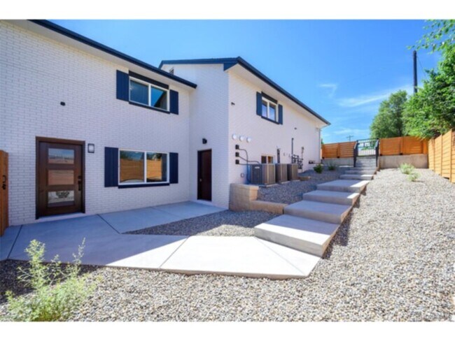 Building Photo - 4903 W 11th Ave