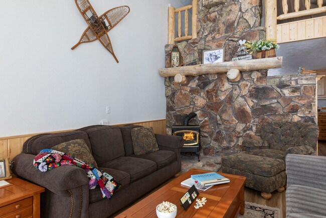 Foto del edificio - 807 Hidden Estates Ln