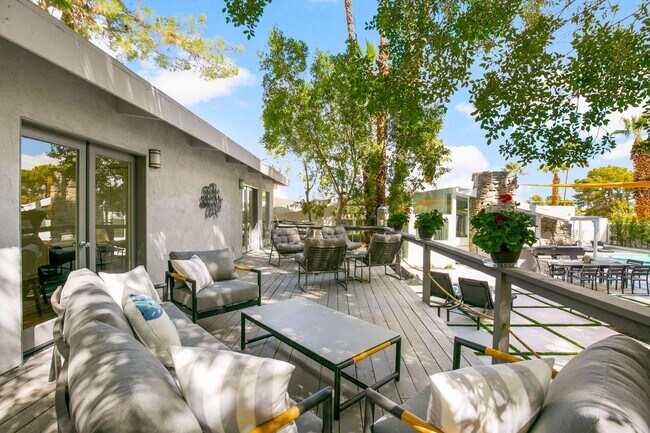 Building Photo - 73265 Tamarisk St