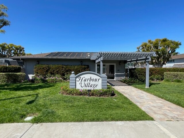 Foto del edificio - 16810 Redwing Ln