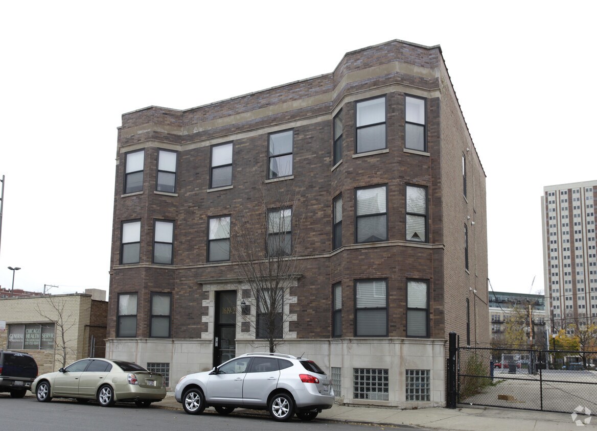 Primary Photo - 1619-1621 W Warren Blvd