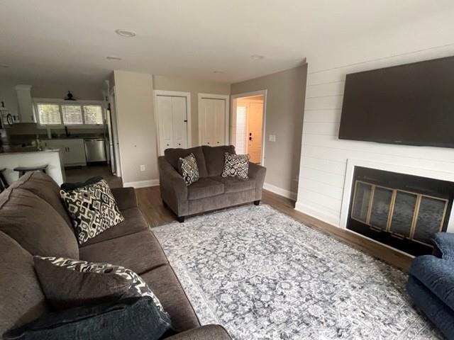 Foto del edificio - 706 Loran Pointe Cir