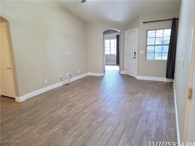 Building Photo - 8615 Little Fox St