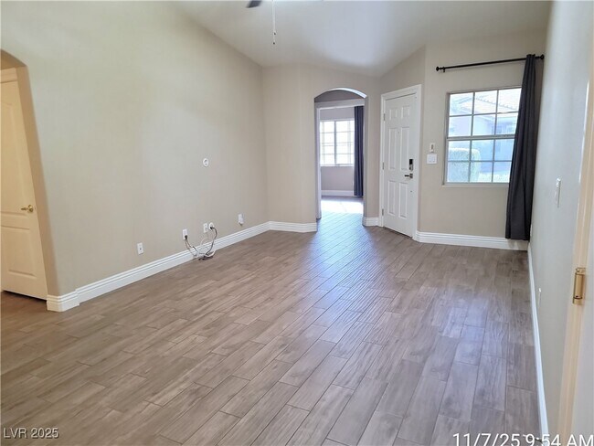 Foto del edificio - 8615 Little Fox St