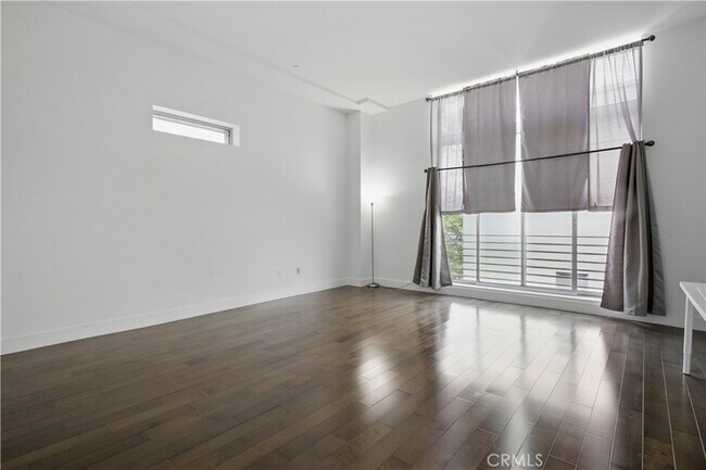 Foto del edificio - 433 Pine Ave