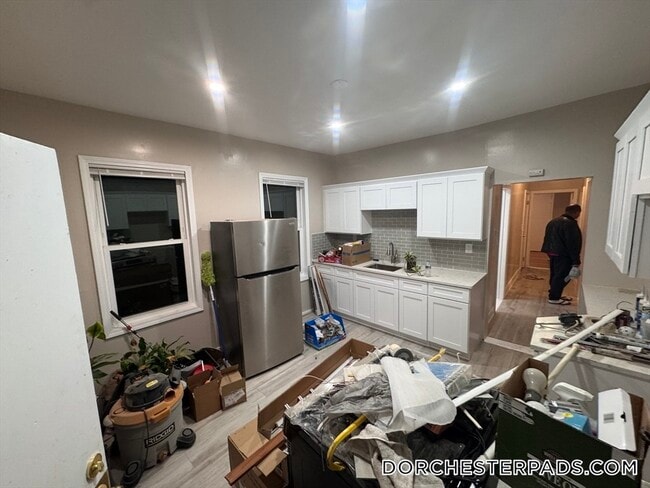 Building Photo - 42 Lucerne St