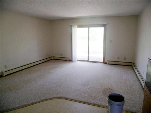 Bedroom - 16440 Main St