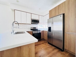 Building Photo - 1718 Miramar St