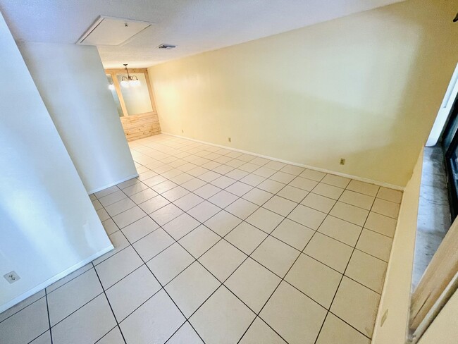 Foto del edificio - 3096 Collin Dr