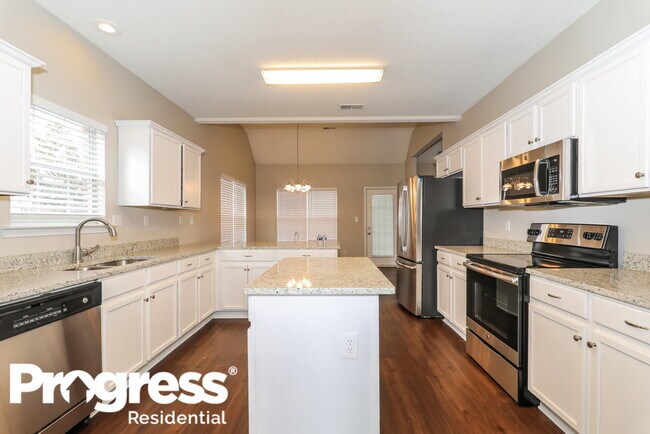 Building Photo - 10222 Green Moss Dr N