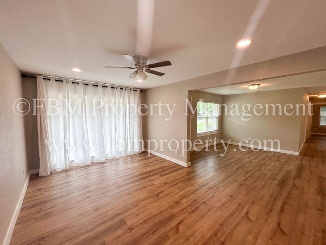 Building Photo - 808 Loy Ln