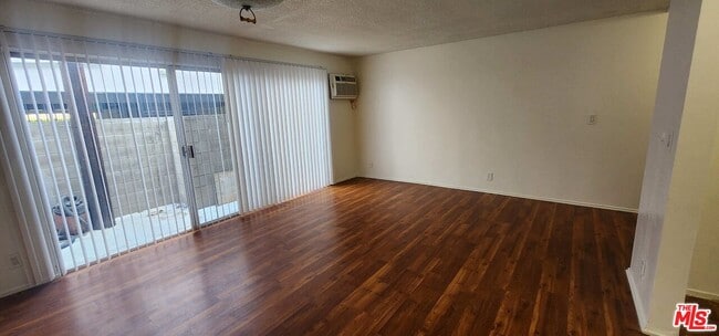Building Photo - 6538 Sepulveda Blvd