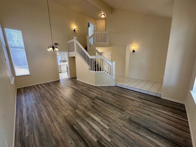 Foto del edificio - Beautiful 4 Bedroom, 2.5 Bath Tracy Home