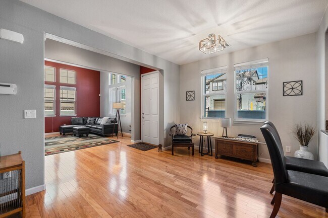 Foto del edificio - Furnished & Fully Equipped Low Maintenance Town Home (Somersett - Utilities Included)